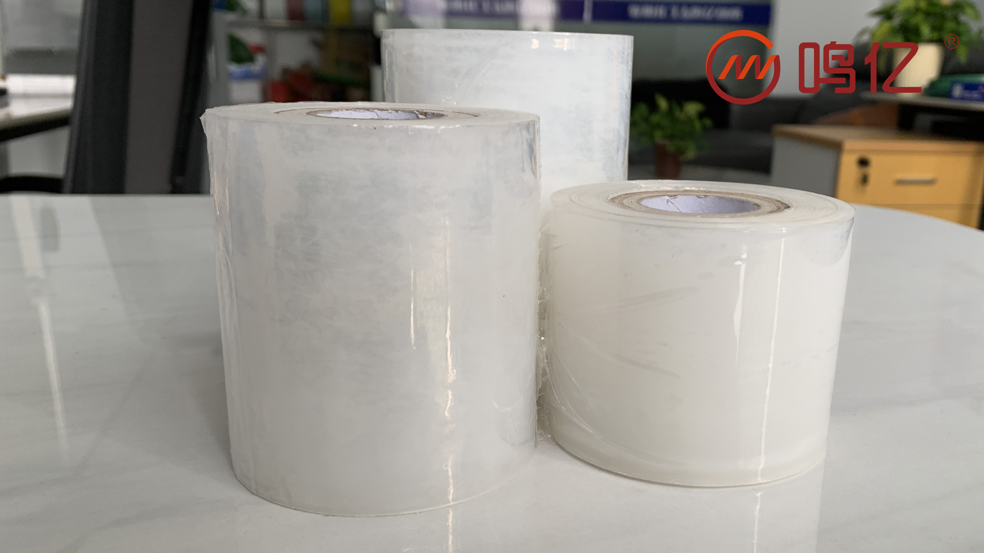 輪胎運輸?shù)谋Ｗo材料-纏繞膜